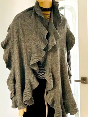 H&M Gray Ruffle Shawl Knit Scarf